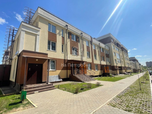 Продам трехкомнатную (3-комн.) квартиру, Покровская ул, 3к2, Нахабино рп