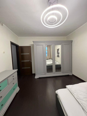 Продам трехкомнатную (3-комн.) квартиру, 1-й Очаковский пер, 3, Москва г