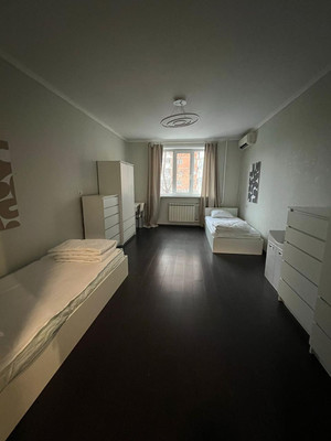 Продам трехкомнатную (3-комн.) квартиру, 1-й Очаковский пер, 3, Москва г