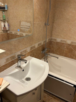 Продам трехкомнатную (3-комн.) квартиру, 1-й Очаковский пер, 3, Москва г