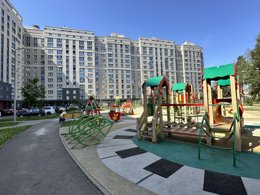 Продам однокомнатную (1-комн.) квартиру, многоэтажной жилой застройки Мелодия лес кв-л, 8, Голубое д