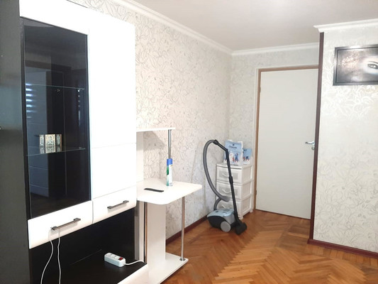 Продам трехкомнатную (3-комн.) квартиру, Энгельса ул, 91, Тихорецк г