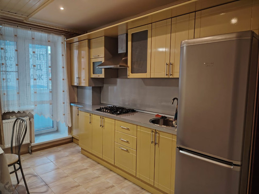 Продам трехкомнатную (3-комн.) квартиру, Вишневая ул, 21к2, Рязань г