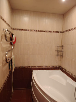 Продам трехкомнатную (3-комн.) квартиру, Вишневая ул, 21к2, Рязань г