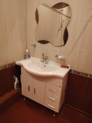 Продам трехкомнатную (3-комн.) квартиру, Вишневая ул, 21к2, Рязань г