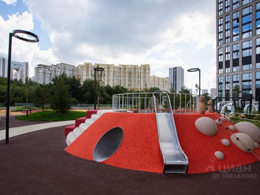 Продам трехкомнатную (3-комн.) квартиру, Генерала Дорохова пр-кт, 49квал11, Москва г