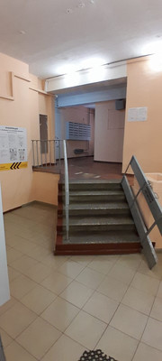 Продам трехкомнатную (3-комн.) квартиру, 26-ти Бакинских Комиссаров ул, 8к1, Москва г