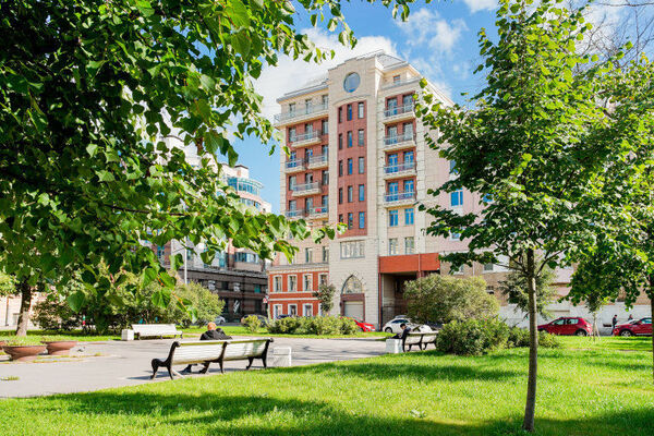 Продам трехкомнатную (3-комн.) квартиру, Ждановская ул, 10, Санкт-Петербург г