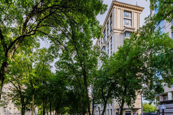 Продам многокомнатную квартиру, Победы ул, 5, Санкт-Петербург г
