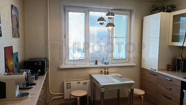 Продам двухкомнатную (2-комн.) квартиру, Барышиха ул, 18, Москва г