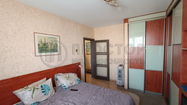 Продам двухкомнатную (2-комн.) квартиру, Барышиха ул, 18, Москва г