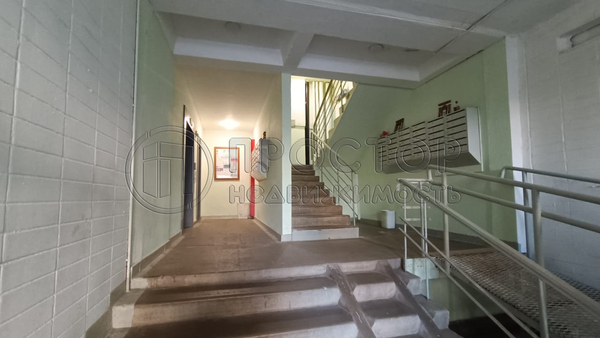 Продам двухкомнатную (2-комн.) квартиру, Барышиха ул, 18, Москва г
