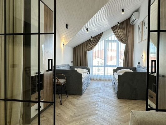 Продам двухкомнатную (2-комн.) квартиру, Крымская ул, 223к22, Геленджик г