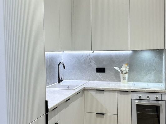 Продам двухкомнатную (2-комн.) квартиру, Крымская ул, 223к22, Геленджик г
