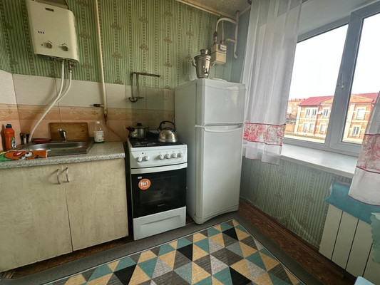 Продам двухкомнатную (2-комн.) квартиру, Карла Маркса ул, 6, Ишим г