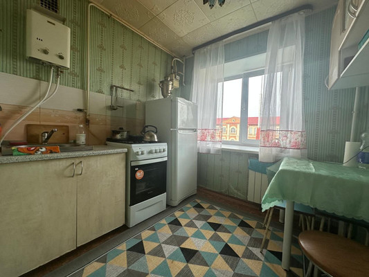 Продам двухкомнатную (2-комн.) квартиру, Карла Маркса ул, 6, Ишим г