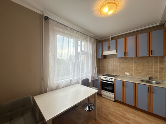 Продам однокомнатную (1-комн.) квартиру, Грекова ул, 11, Москва г