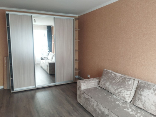 Продам однокомнатную (1-комн.) квартиру, Ковыльная ул, 46, Симферополь г