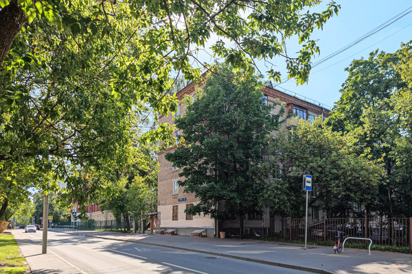 Продам трехкомнатную (3-комн.) квартиру, Алымов пер, 17к1, Москва г