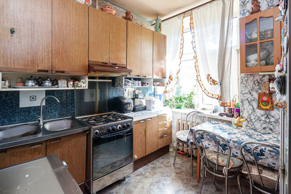Продам трехкомнатную (3-комн.) квартиру, Алымов пер, 17к1, Москва г