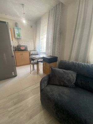 Продам двухкомнатную (2-комн.) квартиру, Киевская ул, 124, Симферополь г