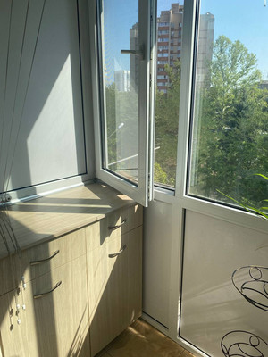 Продам двухкомнатную (2-комн.) квартиру, Киевская ул, 124, Симферополь г