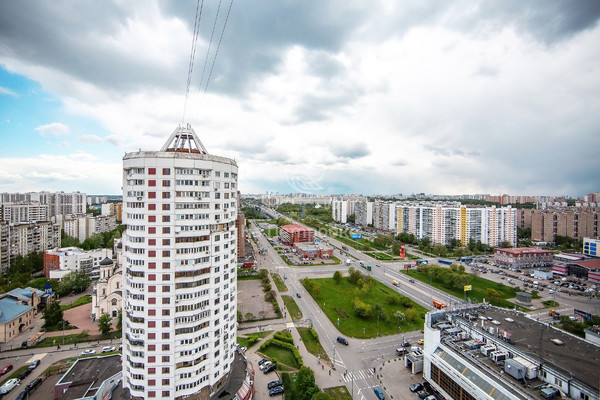 Продам трехкомнатную (3-комн.) квартиру, Люблинская ул, 165к2, Москва г
