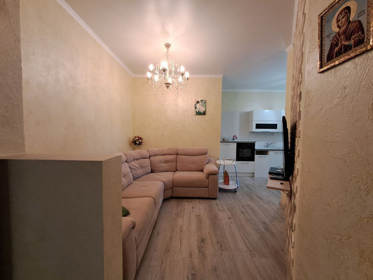 Продам двухкомнатную (2-комн.) квартиру, Великой Победы б-р, 13б, Волгодонск г