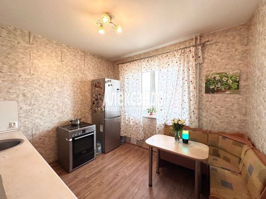 Продам трехкомнатную (3-комн.) квартиру, Арсенальная ул, 1, Новое Девяткино д