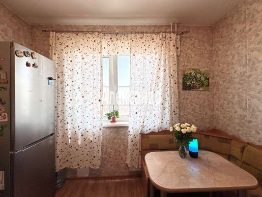 Продам трехкомнатную (3-комн.) квартиру, Арсенальная ул, 1, Новое Девяткино д