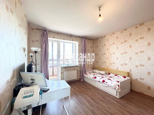 Продам трехкомнатную (3-комн.) квартиру, Арсенальная ул, 1, Новое Девяткино д