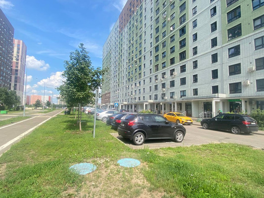 Продам однокомнатную (1-комн.) квартиру, Лавриненко ул, 13к3, Москва г