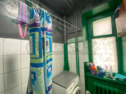 Продам комнату в 3-комн. квартире, Большой Овчинниковский пер, 12с1, Москва г