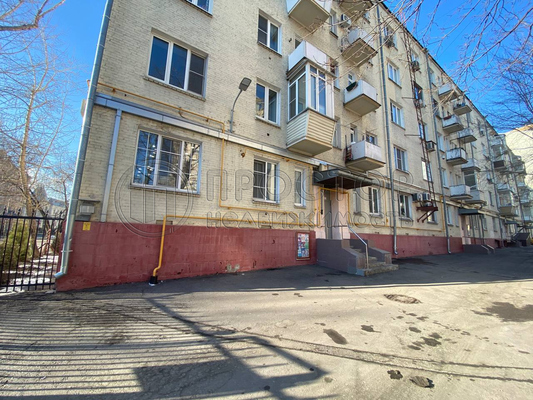 Продам комнату в 3-комн. квартире, Большой Овчинниковский пер, 12с1, Москва г