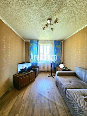Продам трехкомнатную (3-комн.) квартиру, Энергетиков ул, 50, Кириши г