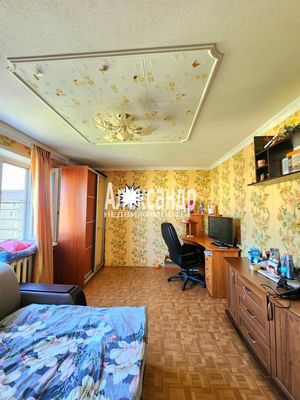 Продам трехкомнатную (3-комн.) квартиру, Энергетиков ул, 50, Кириши г