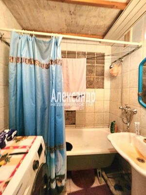 Продам трехкомнатную (3-комн.) квартиру, Энергетиков ул, 50, Кириши г