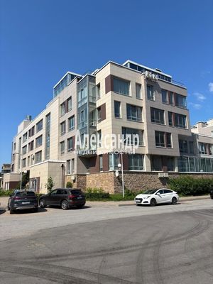 Продам трехкомнатную (3-комн.) квартиру, Береговая ул, 27к1, Колпино г