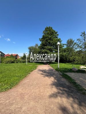 Продам трехкомнатную (3-комн.) квартиру, Береговая ул, 27к1, Колпино г