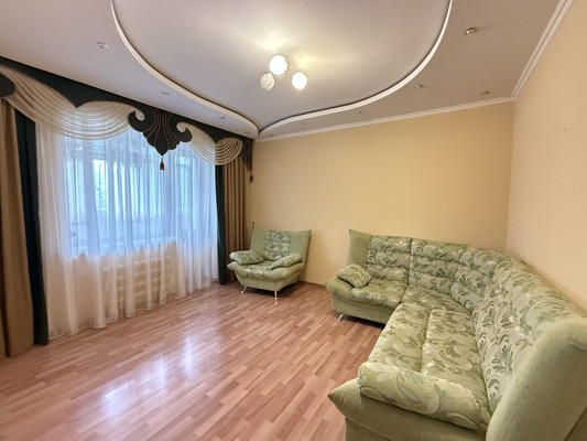 Продам трехкомнатную (3-комн.) квартиру, Великой Победы б-р, 11, Волгодонск г
