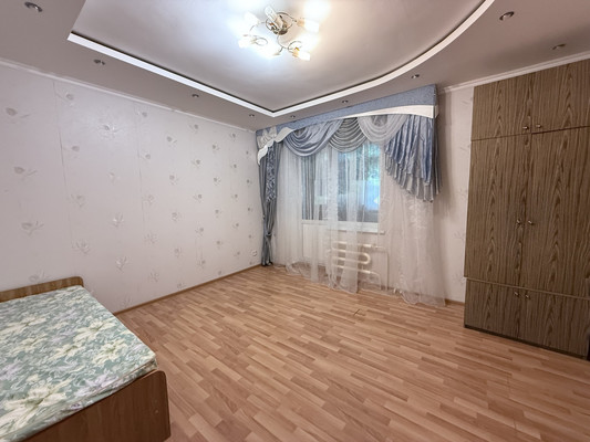 Продам трехкомнатную (3-комн.) квартиру, Великой Победы б-р, 11, Волгодонск г