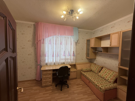 Продам трехкомнатную (3-комн.) квартиру, Великой Победы б-р, 11, Волгодонск г