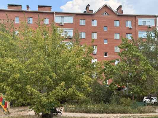 Продам трехкомнатную (3-комн.) квартиру, Великой Победы б-р, 11, Волгодонск г