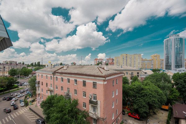 Продам многокомнатную квартиру, Никитинская ул, 49, Воронеж г