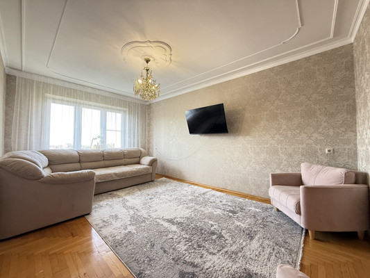 Продам трехкомнатную (3-комн.) квартиру, Московская ул, 4, Нальчик г