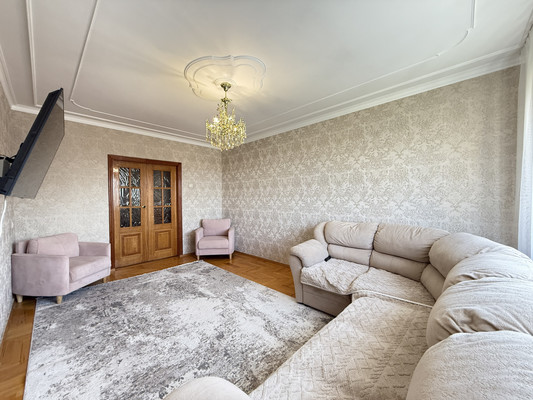 Продам трехкомнатную (3-комн.) квартиру, Московская ул, 4, Нальчик г