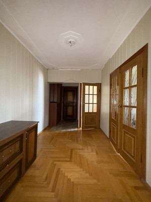 Продам трехкомнатную (3-комн.) квартиру, Московская ул, 4, Нальчик г