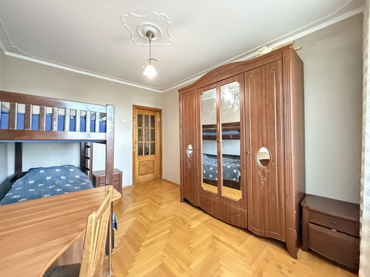 Продам трехкомнатную (3-комн.) квартиру, Московская ул, 4, Нальчик г