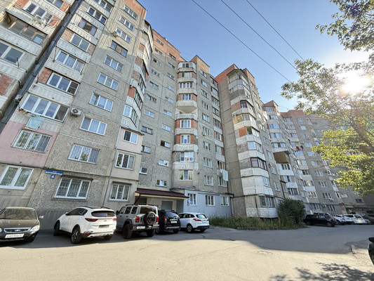 Продам трехкомнатную (3-комн.) квартиру, Московская ул, 4, Нальчик г