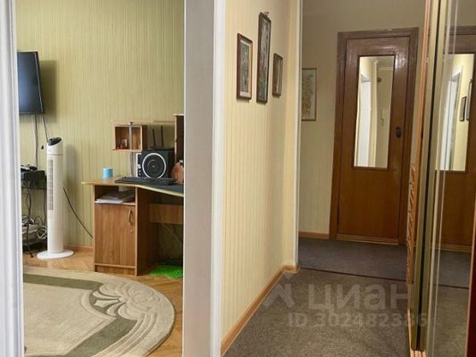 Продам трехкомнатную (3-комн.) квартиру, Майкопская ул, 2В, Родниковый п